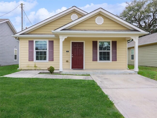 Building Photo - 7501 Blue Jay Dr