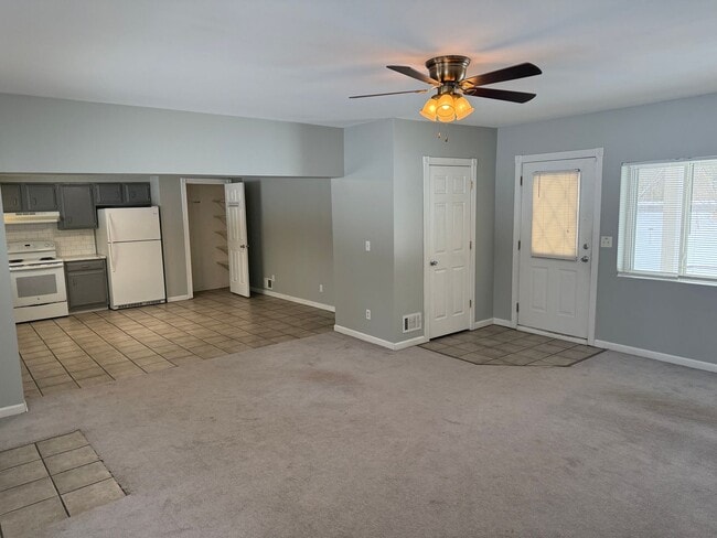 Photo - Austin - 10016/10020 Unit A