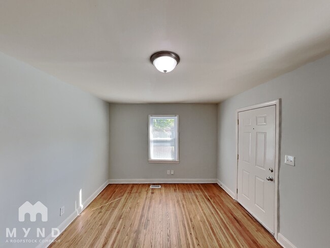 Photo - 300 Jones St