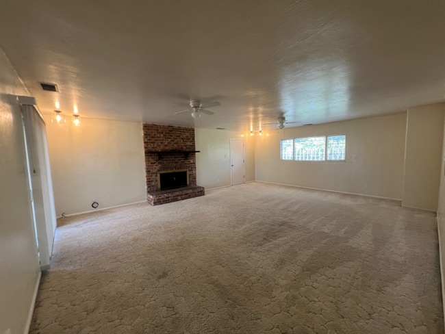 Building Photo - 1718 Truman St NE Rental