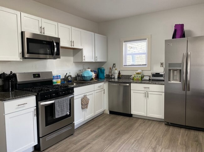 Building Photo - 5 Ayres St Unit 1 Rental