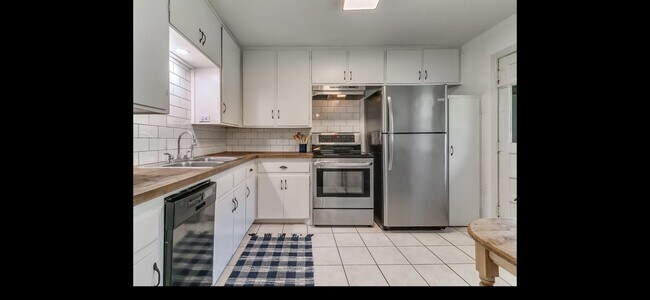 Photo - 2821 Cambridge Ct