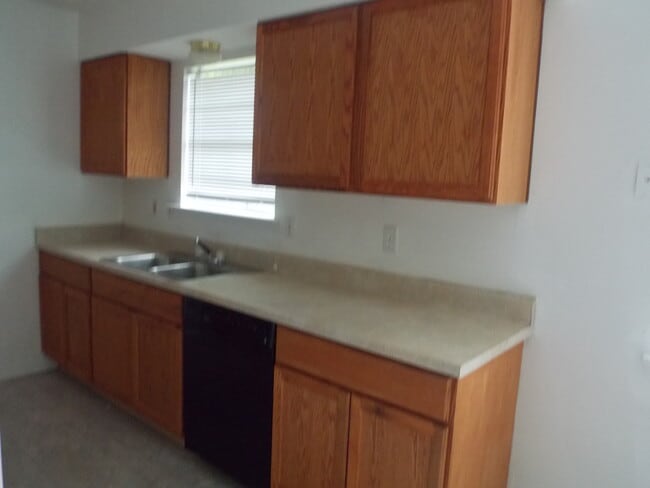 Photo - 106 Bard Cir