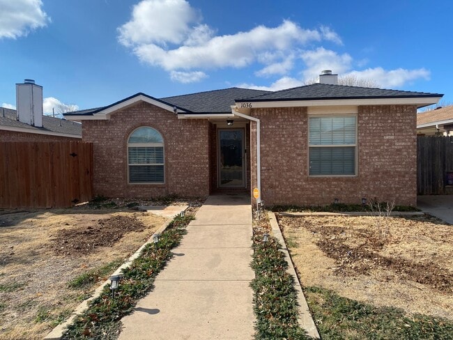 Building Photo - 3 bed 2 bath - Frenship ISD
