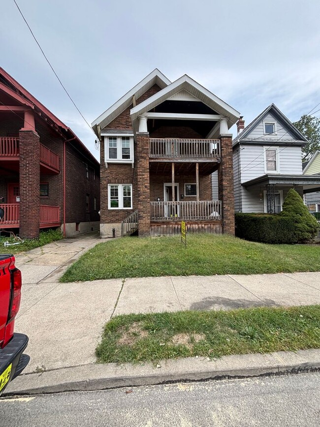 Building Photo - 1108 E Lake Rd Unit #1 Rental