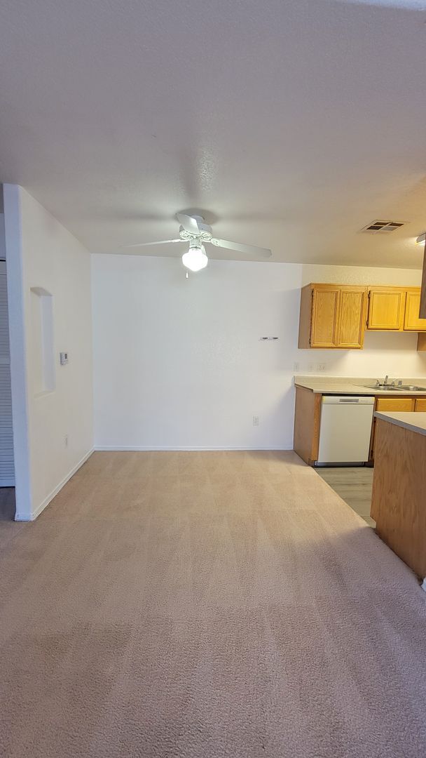 Photo - 4730 E Craig Rd