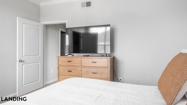 Photo - 14807 Woodland Hills Dr Unidad 9107