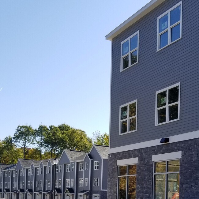 The Residences at 628 Maple