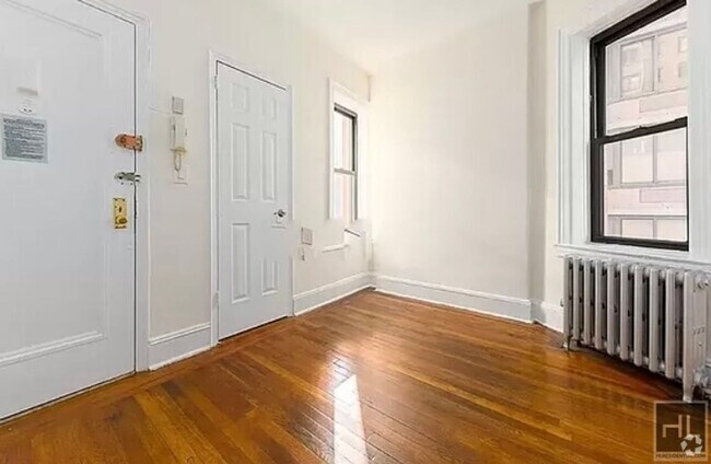 Building Photo - STUNNING 2 BED IN PRIME MURRAY HILL LOCATION! Unit 2B Rental