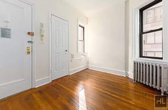 STUNNING 2 BED IN PRIME MURRAY HILL LOCATION! - STUNNING 2 BED IN PRIME MURRAY HILL LOCATION! Apartment Unit 2B
