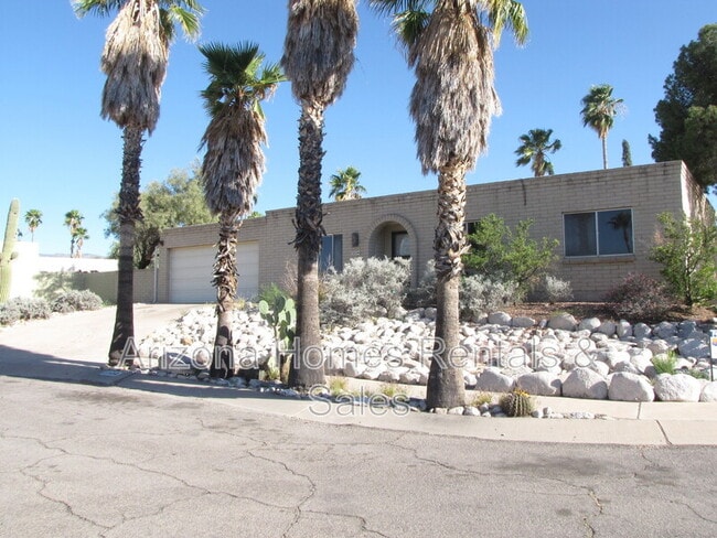 Photo - 302 N Banff Ave