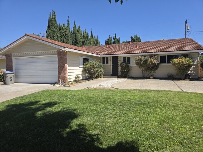 Photo - 1868 Castro Dr