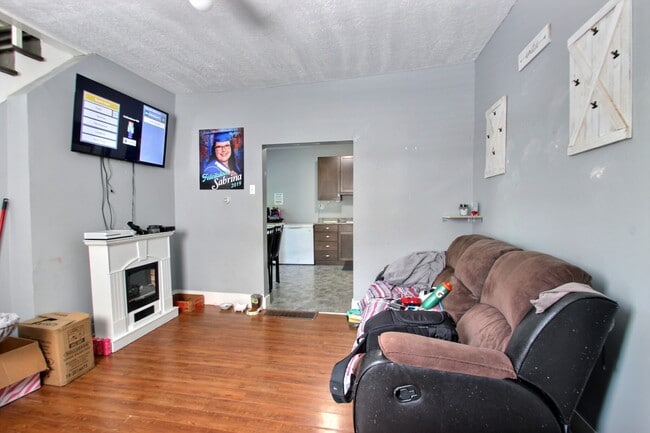Photo - 76 Edward St