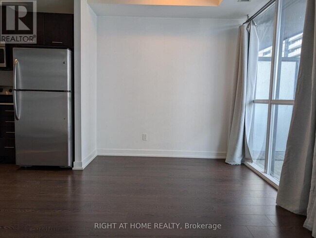 Photo - 20 Bruyeres Mews Unit 1109