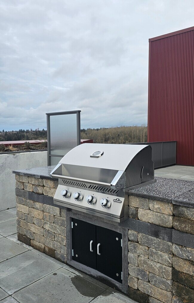 Photo - 3338 Sawmill Cres