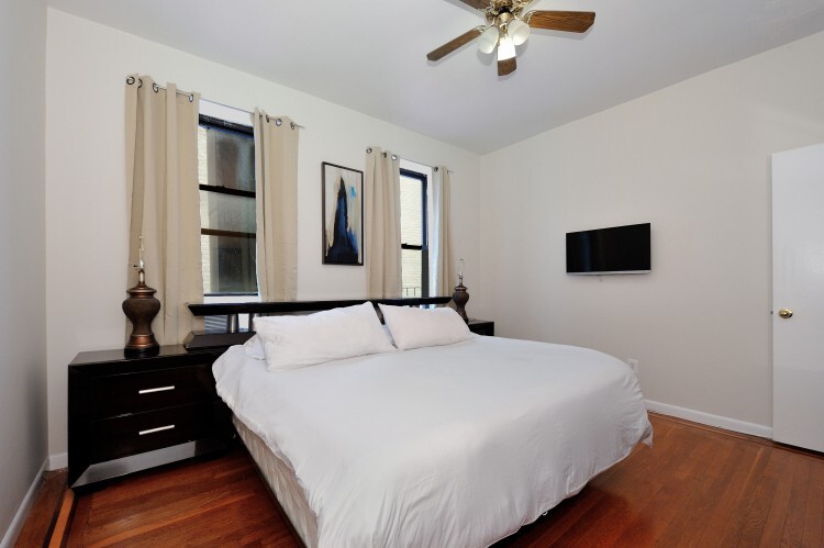 Photo - 354 East 77th Street