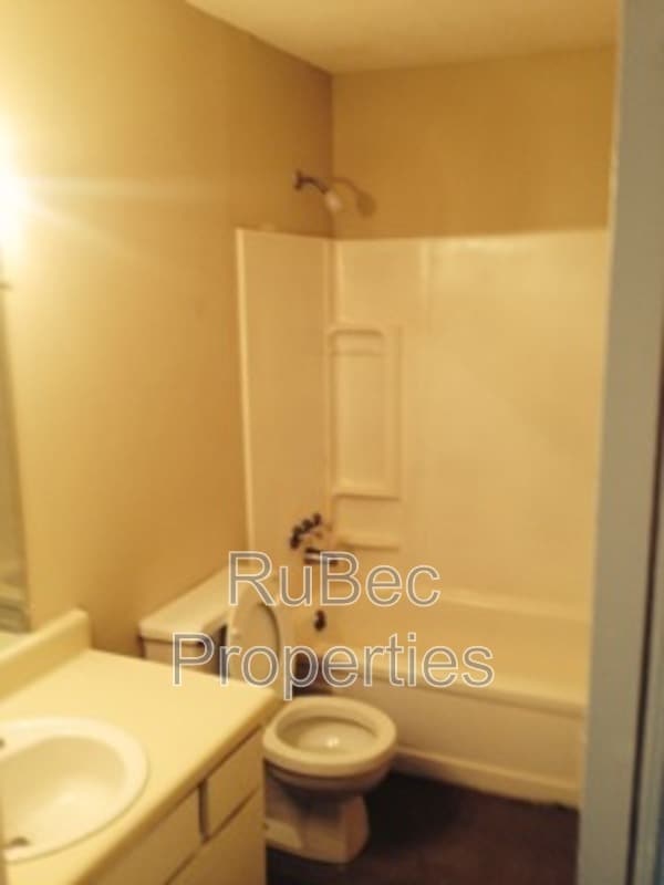 Photo - 702 Farmhurst Dr Unit N