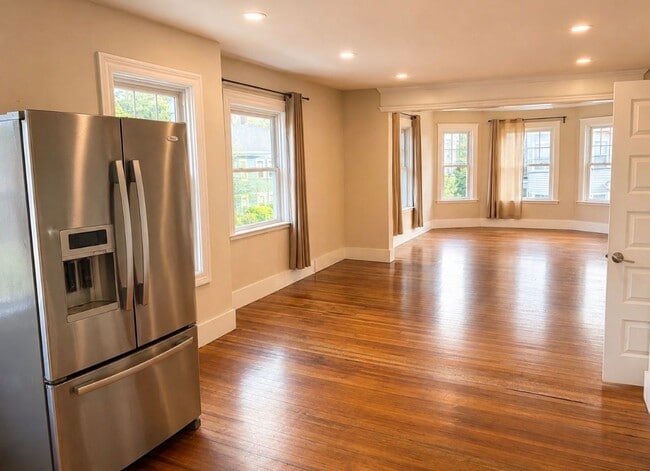Building Photo - 207 Lowden St Unit 2