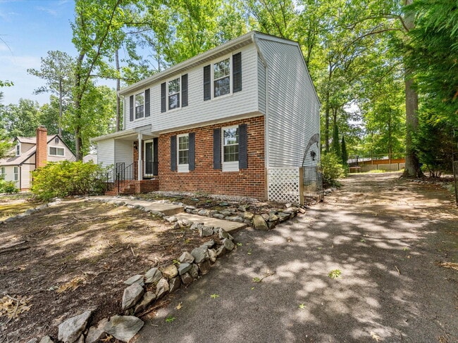 Building Photo - 3513 Castlebury Dr