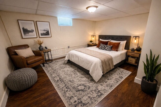 Building Photo - 402 W Tombigbee St Unit B