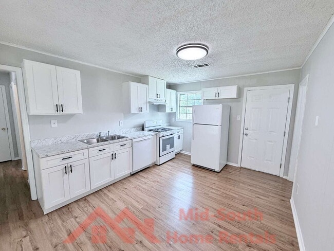 Photo - 4011 Double Tree St