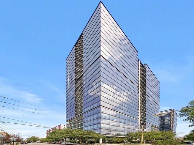 Building Photo - 860 W Blackhawk St Unit 2804