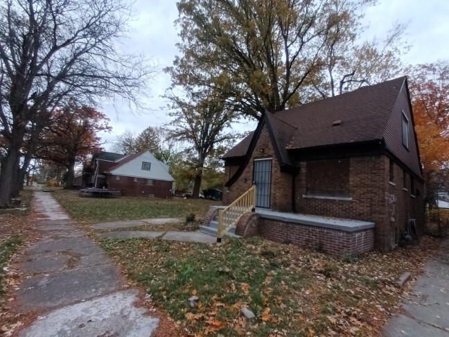 Photo - 15857 Evanston St