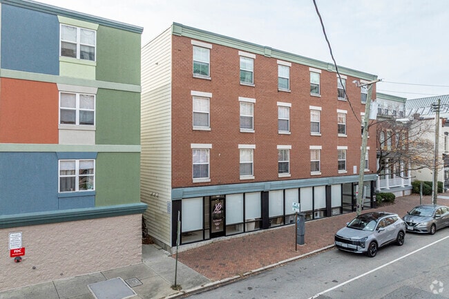 Pine Court Apartments III - Pine Court Apartments III