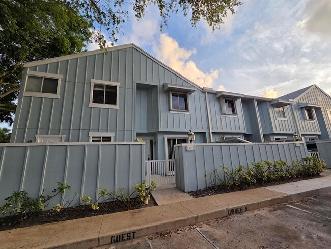 Photo - 6367 Riverwalk Ln