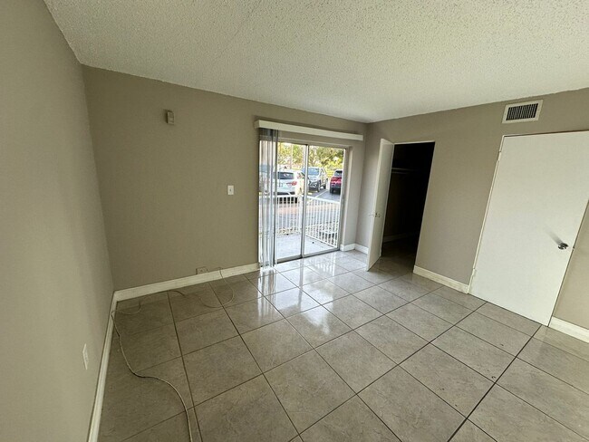 Photo - FAST APPROVAL !  1 bed 1 bath at green tee... Unit 308