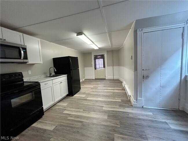 Photo - 102 N 3rd St