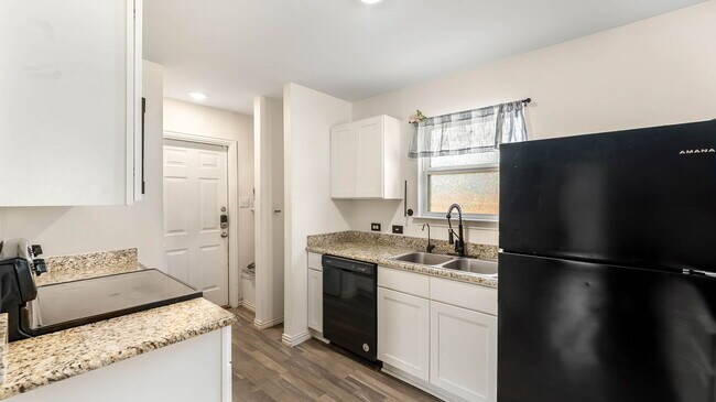 Photo - 225 Virginia St