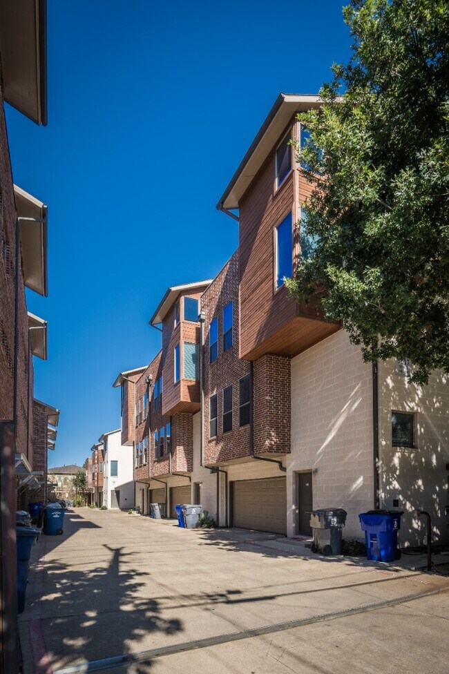 Photo - Henderson Ave Townhome with Rooftop Skyline Views