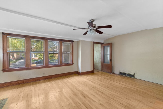 Photo - The Sampler Unit Lower