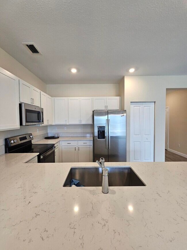 Photo - 6951 Harbours Edge Ave