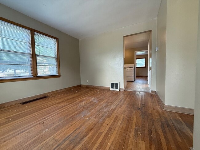 Photo - Great 2+ Bedroom Single Family Home off West 7th in St Paul