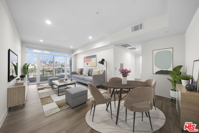 Photo - 900 S Kenmore Ave Condo Unit 504