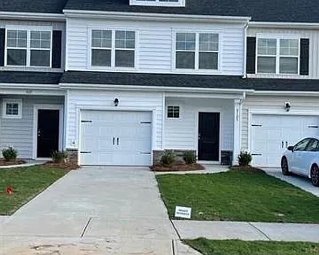 Building Photo - 3 BR/2BA | 1-Car Garage | End-Unit