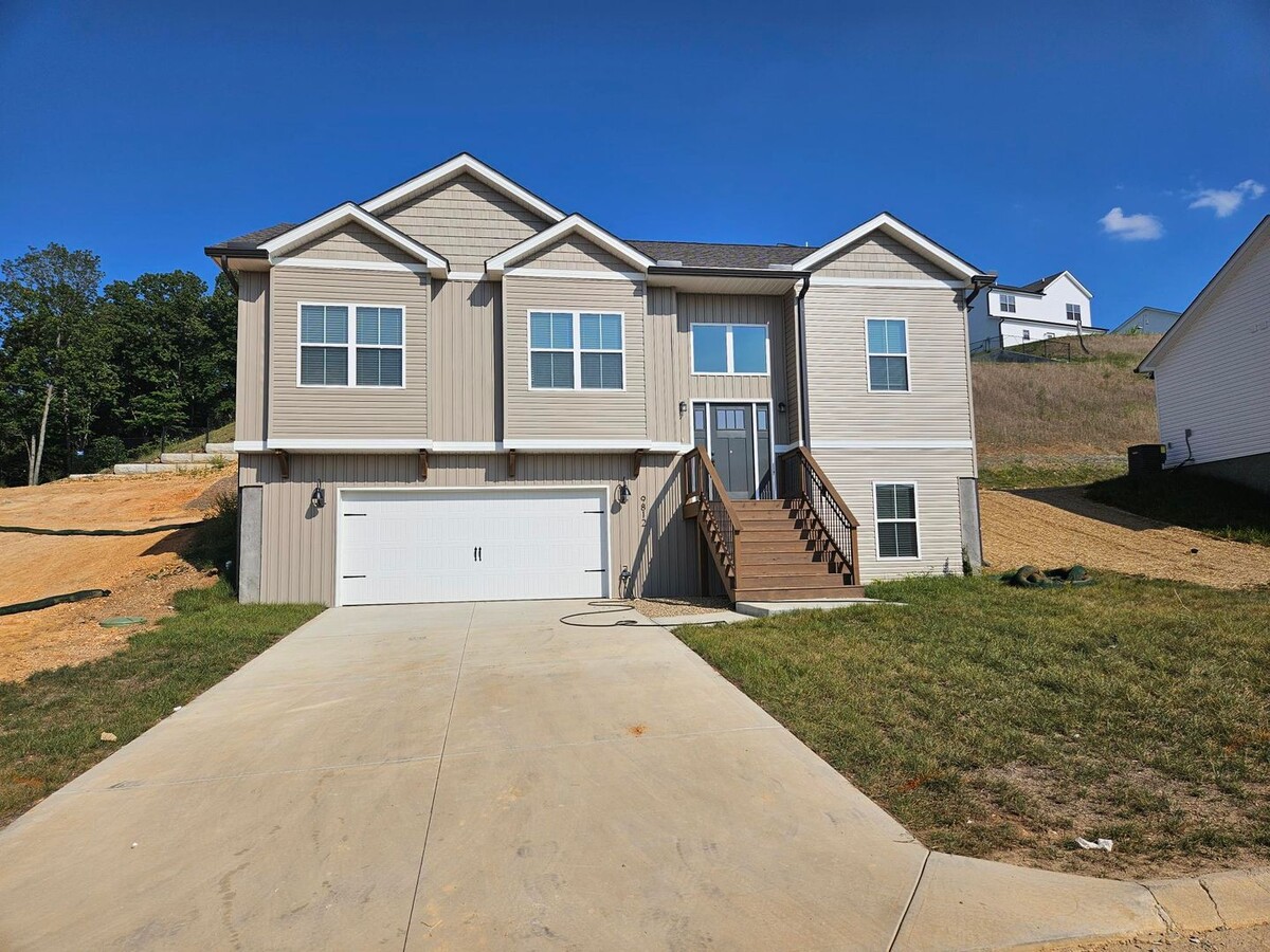 New Construction in Karns with Washer and ... - New Construction in Karns with Washer and ... House