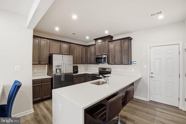 Photo - 10501 John Glenn St