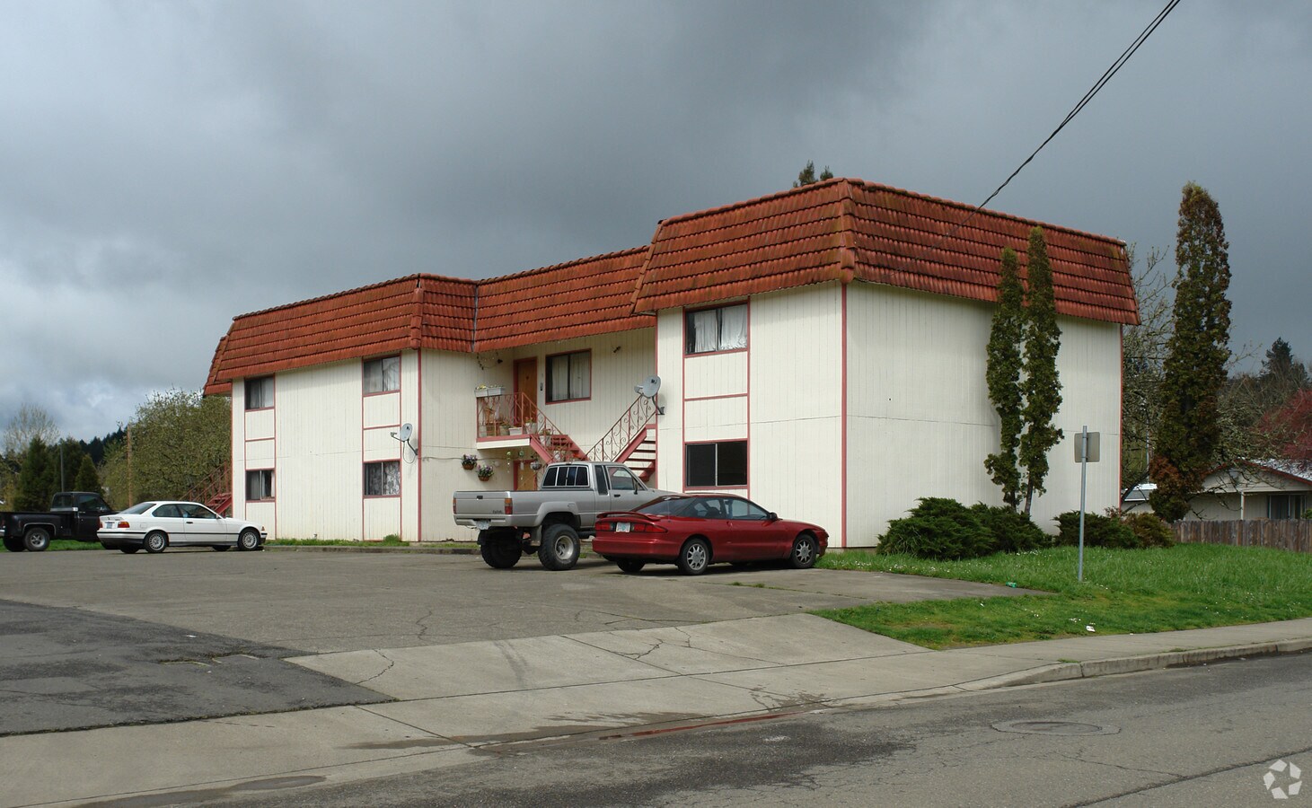 Photo - 147 N Umatilla St Apartments