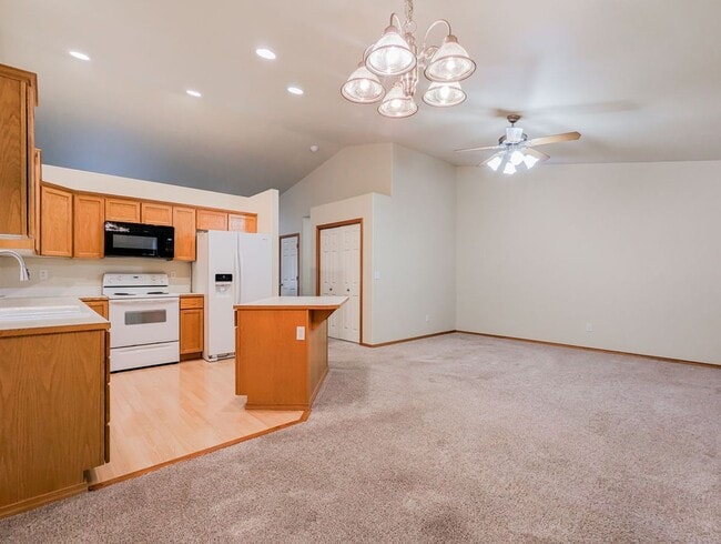 Photo - **Move-In Special** Spacious 3 bed, 2 bath...
