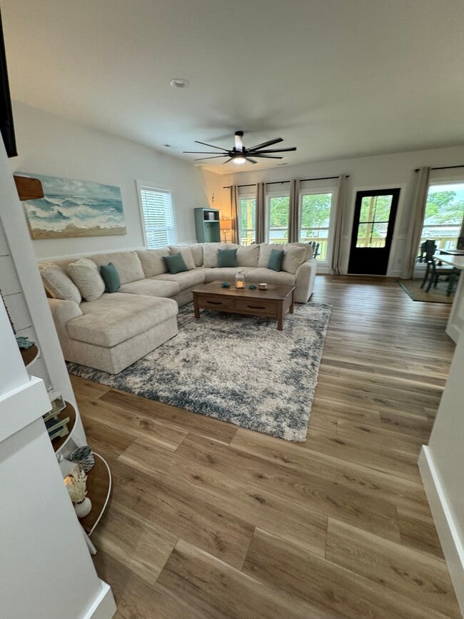 Photo - 118 NE 75th St