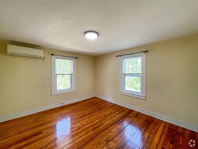Building Photo - 10 Latta St Unit A Rental