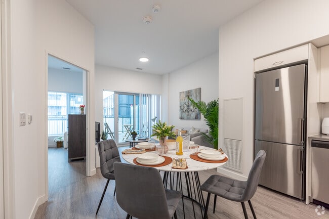2BR, 1BA - 664SF - Dining Room - SOHOSQ Rentals