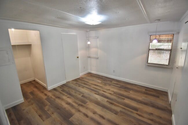 2709 Deep Forest Cir