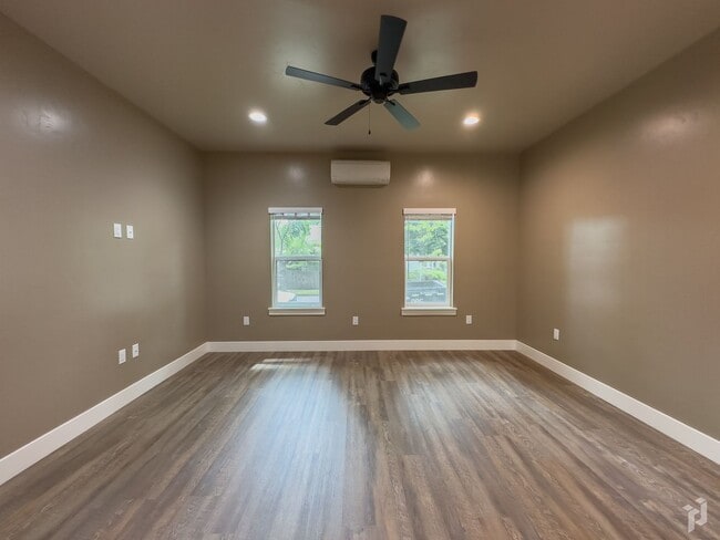 Photo - 555 E 4th St Unit 421-1