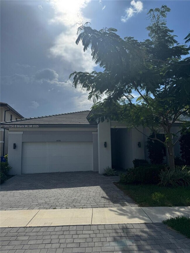 Photo - 4398 SW 173rd Ave