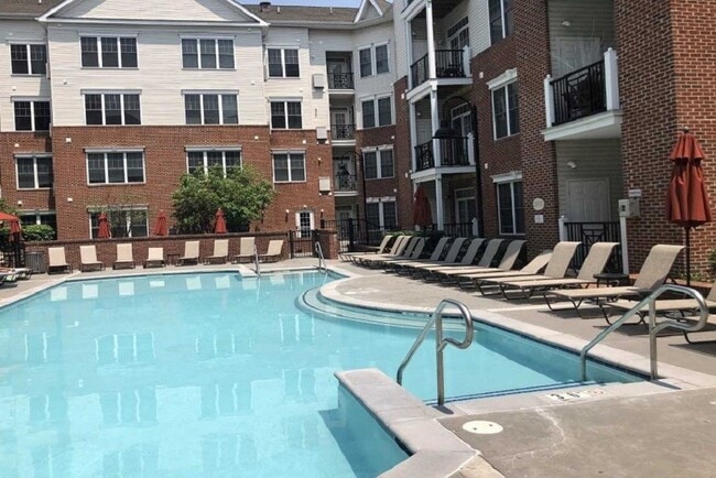 Photo - 300 W Elm St Unit 2319