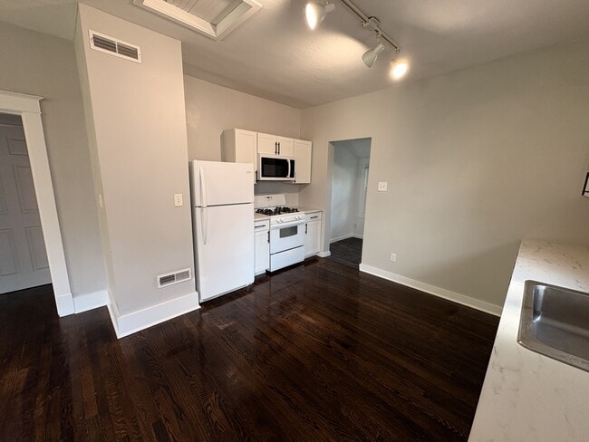 Photo - 6634 Fyler Ave